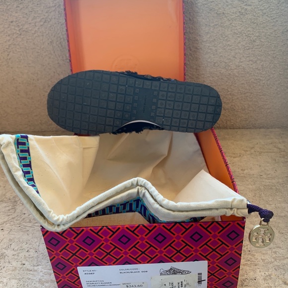 Tory Burch shoe normal wear good conditions - Picture 2 of 4